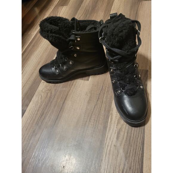 Nine West Black Faux Fur lined Leather Combat Boot 1.5" Heel Size 7.5 - Picture 5 of 7